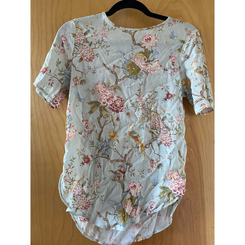 Floral & Bird Printed H&M Top.  Size 4.